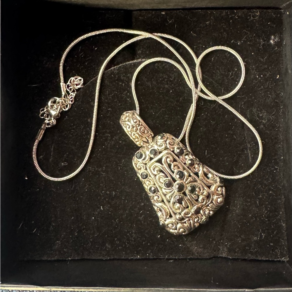 Vintage Silver and Black Onyx
Pendant Necklace